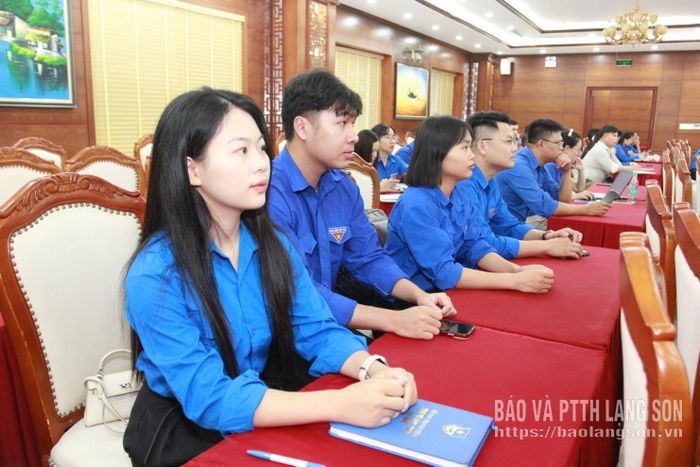 Đại biểu tham gia hội nghị tập huấn