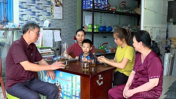 Các thế hệ trong gia đình ông Nguyễn Văn Bình cùng chung tay phát triển kinh tế, xây dựng cuộc sống ấm no.