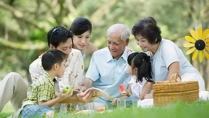 Trong kho tàng văn hóa Việt Nam, gia đình luôn được xem là cội nguồn của đạo lý, là nơi khởi đầu của tình yêu thương và trách nhiệm