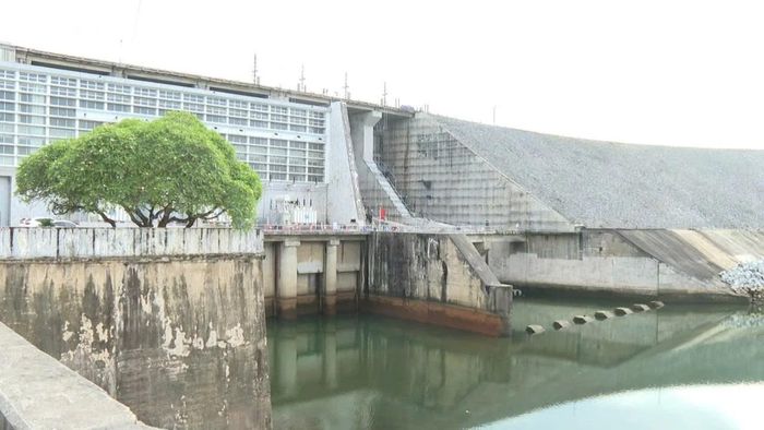 Nhà máy sẽ phải dừng phát điện khi mực nước hồ xuống cốt 46.