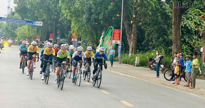 Các vận động viên nữ tham gia thi đấu ở nội dung 30km.