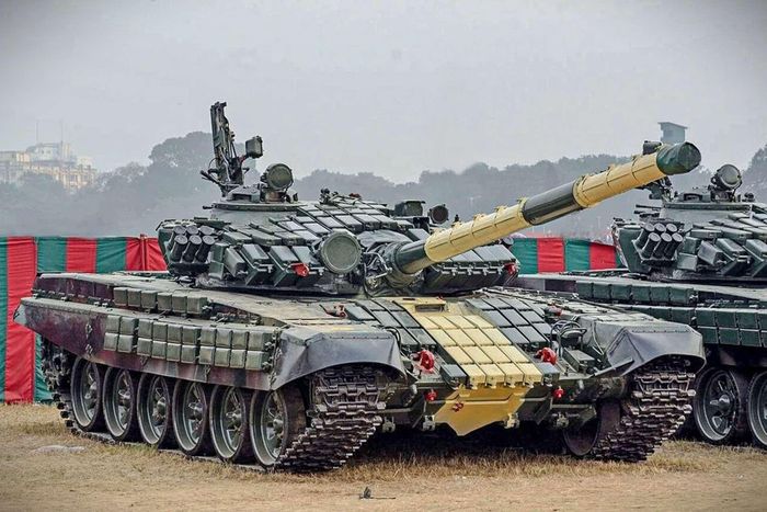 Xe tăng chủ lực T-72 của Lục quân Ấn Độ, mẫu xe được đề xuất chuyển đổi thành phương tiện chiến đấu tự hành. Ảnh: Truyền thông Ấn Độ