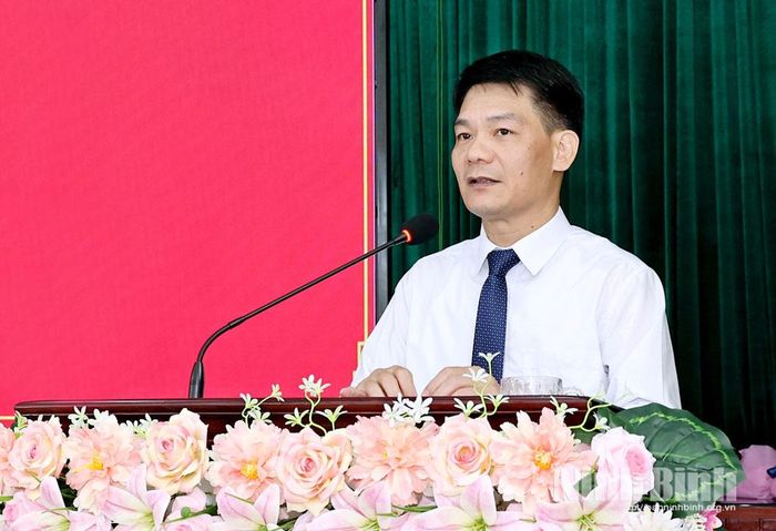 Đồng chí Nguyễn Đức Toàn, Ủy viên Ban Thường vụ Tỉnh ủy, Trưởng Ban Tuyên giáo và Dân vận Tỉnh ủy phát biểu chỉ đạo hội nghị.