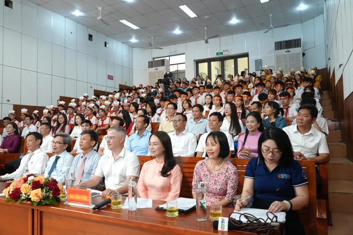 Quang cảnh chương trình tại điểm cầu chính - Ảnh: T.Đ