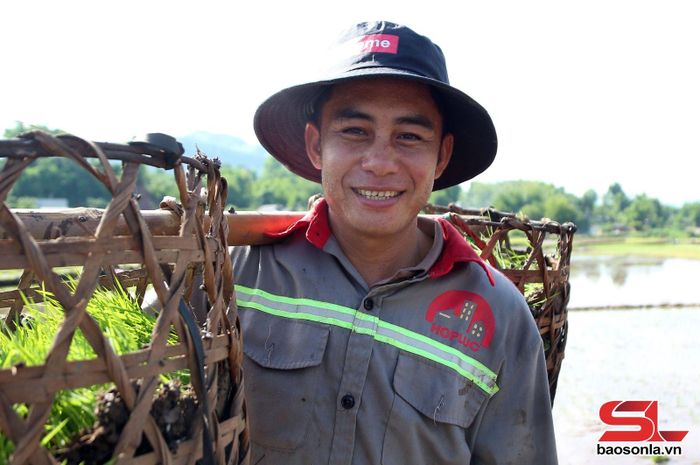 Niềm vui của người nông dân xã Yên Châu khi bước vào vụ sản xuất mới .