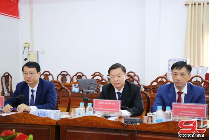 Đại biểu tỉnh Sơn La dự hội đàm.