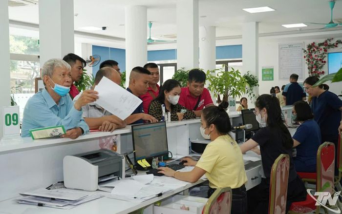 Công tác khám sức khỏe, sàng lọc miễn phí cho người dân đang được triển khai tích cực.