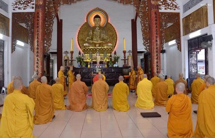 Khóa lễ cung tiến Giác linh tại chánh điện thiền viện Quảng Đức