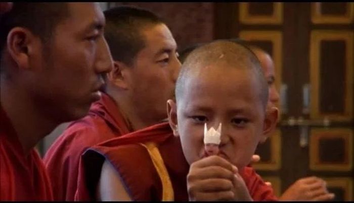 Chuyện phim cũng là những phản ánh chân thực đời sống nội tâm của những tăng sĩ trẻ 
