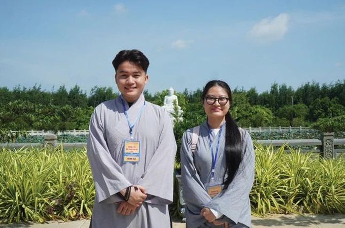 Phật tử Thiện Khai và Hạnh Hương