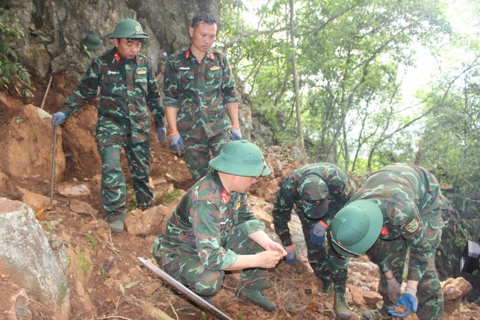 Công tác tìm kiếm, quy tập đang được Bộ CHQS tỉnh Tuyên Quang đẩy mạnh. Ảnh: Vũ Mừng