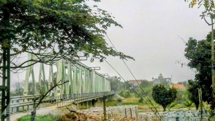 Cầu Cừ hôm nay - cây cầu từng là mục tiêu đánh phá ác liệt trong chiến tranh, nay vẫn bền bỉ nối đôi bờ quê hương