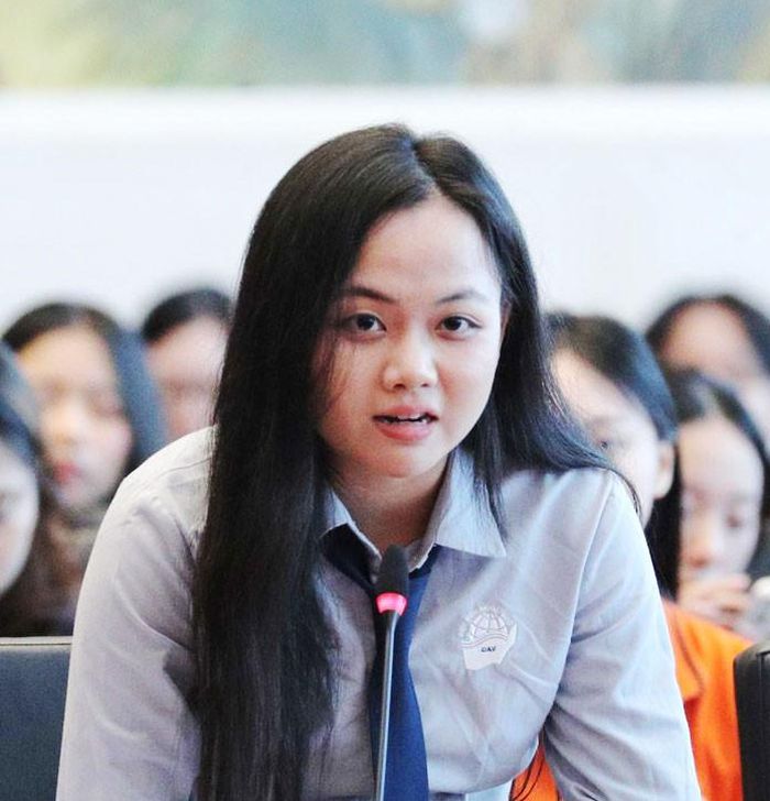 Lê Thị Phương Uyên, sinh viên ngành Truyền thông quốc tế, Học viện Ngoại giao. Ảnh: Hồ Long