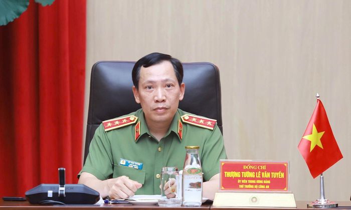 Thứ trưởng Lê Văn Tuyến dặn dò, giao nhiệm vụ cho Đoàn công tác.