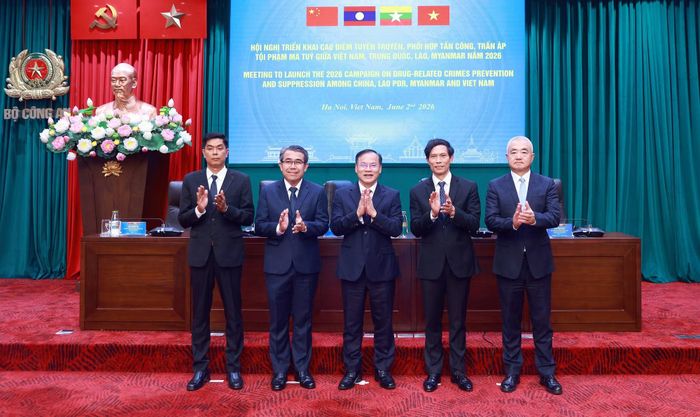 Thứ trưởng Nguyễn Văn Long và Trưởng đoàn các nước Việt Nam, Trung Quốc, Lào, Myanmar tại Hội nghị triển khai Cao điểm tuyên truyền, phối hợp tấn công trấn áp tội phạm ma túy giữa 4 nước.