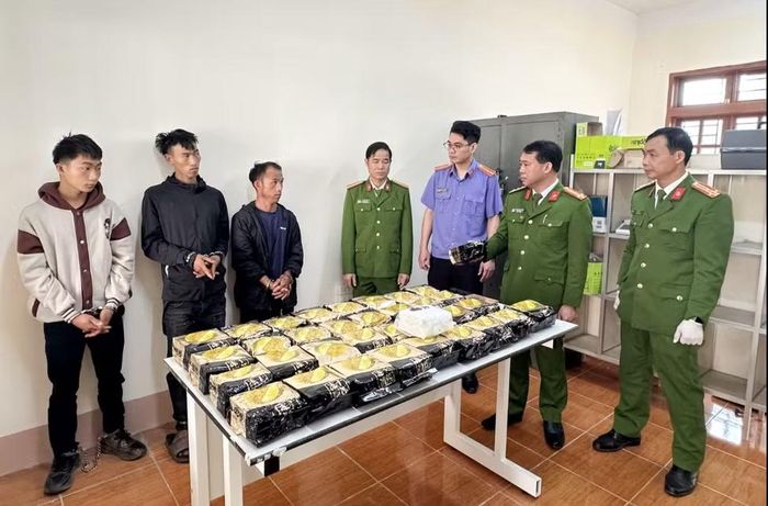 Ba đối tượng Lý A Dơ, Lý A Lù và Lý A Cang bị lực lượng chức năng bắt giữ cùng tang vật thu được.