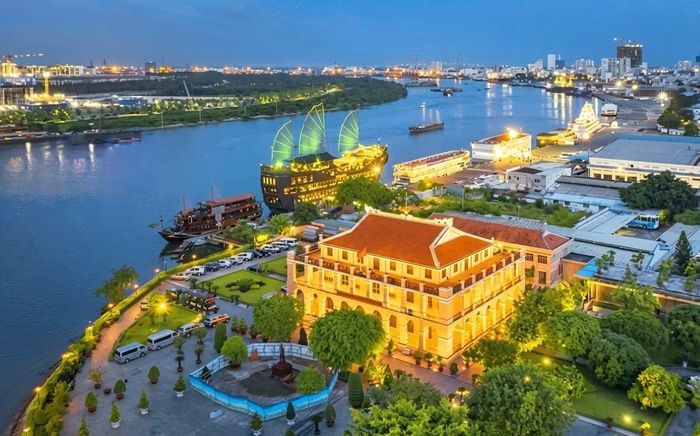 Bến cảng Nhà Rồng - nơi Bác Hồ lên tàu đi tìm đường cứu nước ngày 5/6/1911.