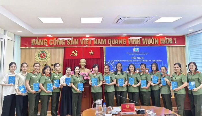 Hội Phụ nữ Phòng An ninh kinh tế triển khai phong trào viết nhật ký "Ba nhất".