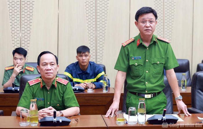 Đại tá Phạm Hùng Dương phát biểu nhận nhiệm vụ.