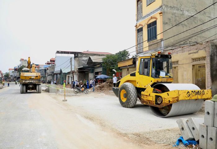Nhiều chủ đầu tư khác nhau là nguyên nhân khiến Dự án đầu tư hoàn thiện tuyến quốc lộ 21B chậm tiến độ.