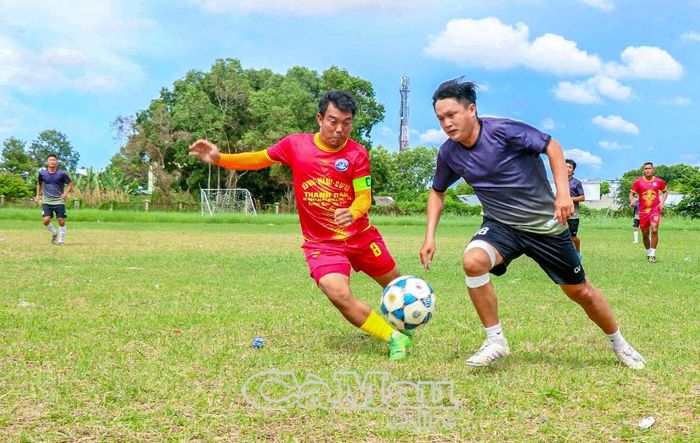  Môn bóng đá nam 11 người với nhiều pha bóng sôi nổi, kịch tính.