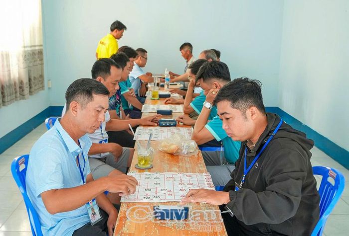 Các vận động viên tranh tài môn cờ tướng.