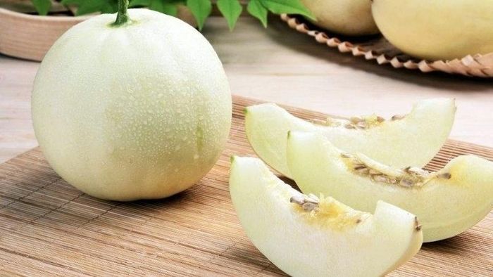 Những quả dưa lê chín tự nhiên thường có mùi thơm nhẹ, ăn vào rất giòn, ngọt. Ảnh minh họa