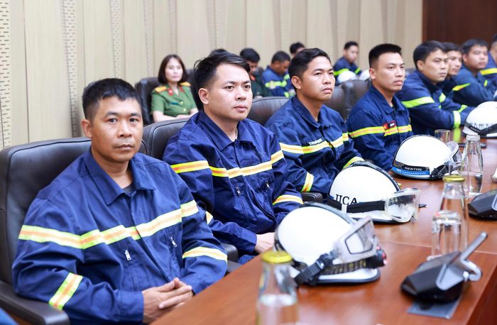 Những cán bộ, chiến sĩ trong đoàn công tác sang Venezuela.