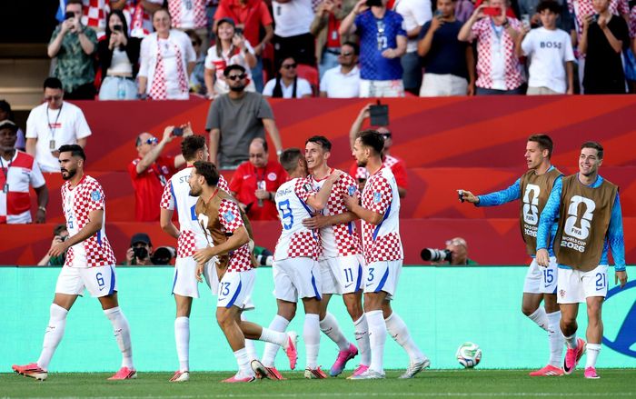Croatia giành quyền vào vòng 1/16.