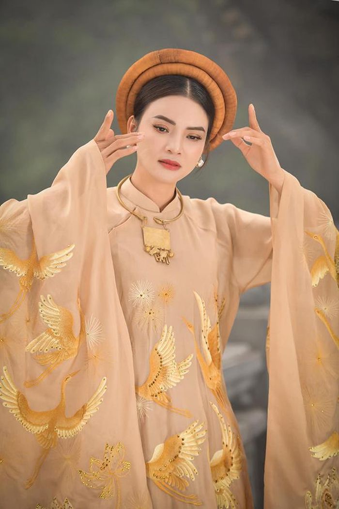 Nhờ vận động nhiều nên Phạm Phương Thảo giữ được sắc vóc trẻ đẹp ở tuổi 43.