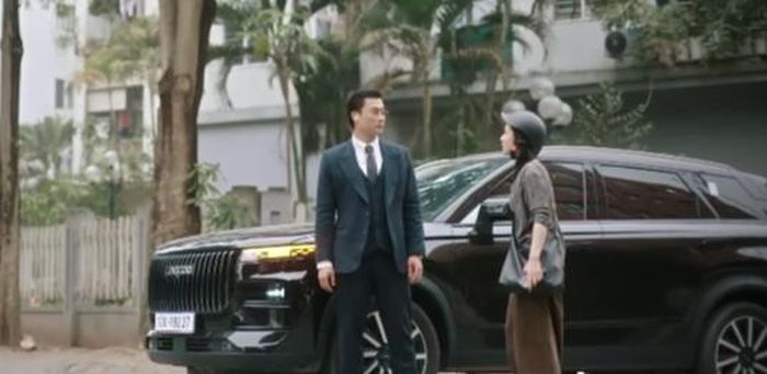 Bên ngoài lạnh lùng, mạnh mẽ nhưng bên trong nhân vật Cương vẫn ẩn chứa sự cô độc và những tình cảm khó bộc lộ.