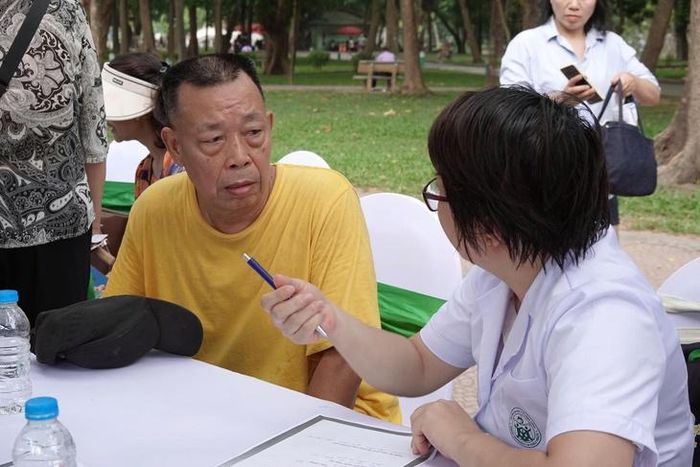 Ông Vũ Trường Thi gặp vấn đề liên quan đến bệnh gout được bác sĩ đưa ra nhiều kiến thức bổ ích.