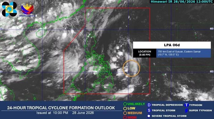 PAGASA cũng chưa dự báo về hướng đi rõ ràng của 96W (ở Philippines ghi là 06d, trong hình được đánh dấu bằng vòng tròn màu cam). Ảnh: PAGASA.
