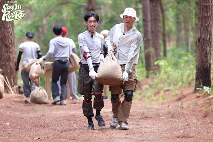 "4 tập vẫn không đủ để kể hết hành trình", "Tiếc nhất là không có bản uncut", hay "Nhiều phân đoạn trong trailer xem mãi vẫn chưa thấy" là những bình luận nhận được nhiều sự đồng tình.