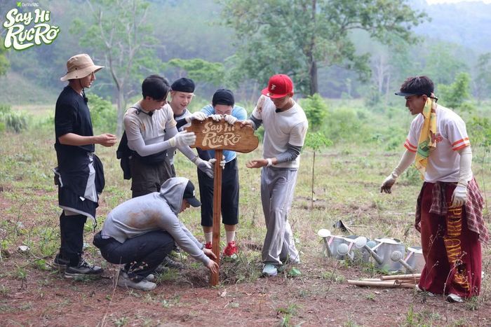 Tuy nhiên, đây hiện vẫn chỉ là suy đoán từ cộng đồng mạng và phía chương trình chưa đưa ra phản hồi chính thức.
