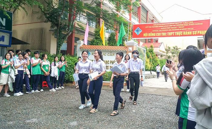 Thí sinh thi vào lớp 10 tại Cần Thơ. (Ảnh: B.Ngọc/ Cần Thơ Online)