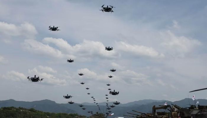 Ông khẳng định quân đội Hàn Quốc sẽ tiếp tục hoàn thiện năng lực chống drone dựa trên những kết quả và bài học rút ra từ cuộc diễn tập.