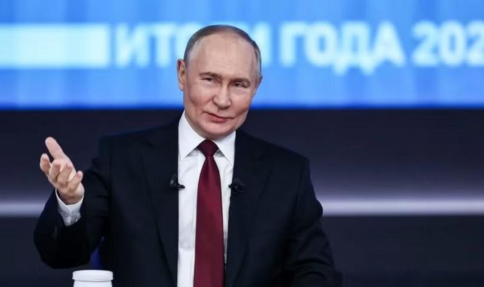 Trong cuộc họp với các bộ trưởng tại Điện Kremlin ngày 28/6, ông Putin cũng thừa nhận nhiều khu vực của Nga đang đối mặt với tình trạng thiếu hụt nhiên liệu trong ngắn hạn và cho biết chính phủ đang triển khai các biện pháp khắc phục.