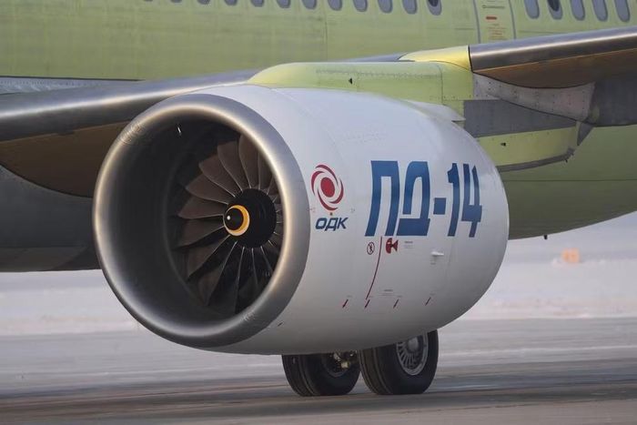 Trong khi đó động cơ PD-8 là phiên bản thu gọn của PD-14, được thiết kế cho máy bay chở khách tầm ngắn SJ-100 và thủy phi cơ Be-200. Cơ quan Vận tải Hàng không Liên bang Nga Rosaviatsiya đã chính thức cấp chứng nhận cho động cơ này vào tháng 6/2026.