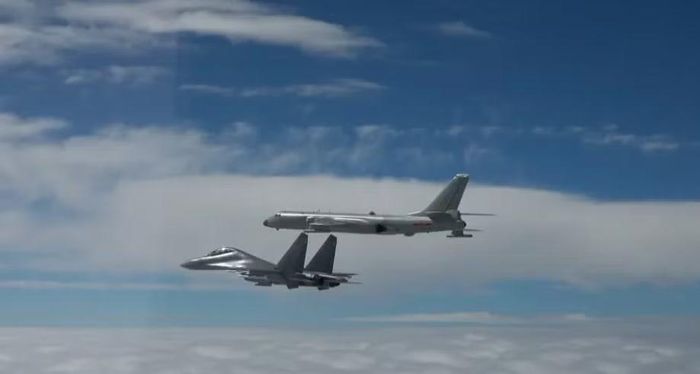 Khi đó, Hàn Quốc đã gửi công hàm phản đối tới Nga và Trung Quốc, còn Nhật Bản bày tỏ quan ngại về tác động đối với an ninh khu vực.