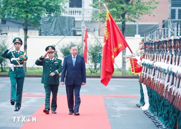 Tổng Bí thư, Chủ tịch nước Tô Lâm, Bí thư Quân ủy Trung ương đến dự Lễ kỷ niệm 80 năm Ngày truyền thống Bộ đội Pháo binh-Tên lửa. (Ảnh: Thống Nhất/TTXVN)