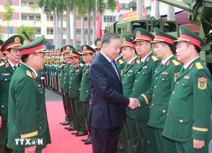 Tổng bí thư, Chủ tịch nước Tô Lâm với các đại biểu. (Ảnh: Trọng Đức/TTXVN)