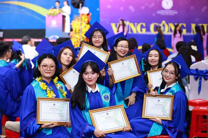  Sự phối hợp nhịp nhàng giữa đào tạo học thuật và đào tạo nghề nghiệp chính là chìa khóa để tạo ra những "chiến binh" luật sư bản lĩnh cho Trung tâm tài chính. Ảnh: UL 