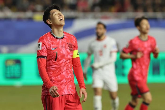  Son Heung-min và đồng đội thất vọng. Ảnh: FF. 