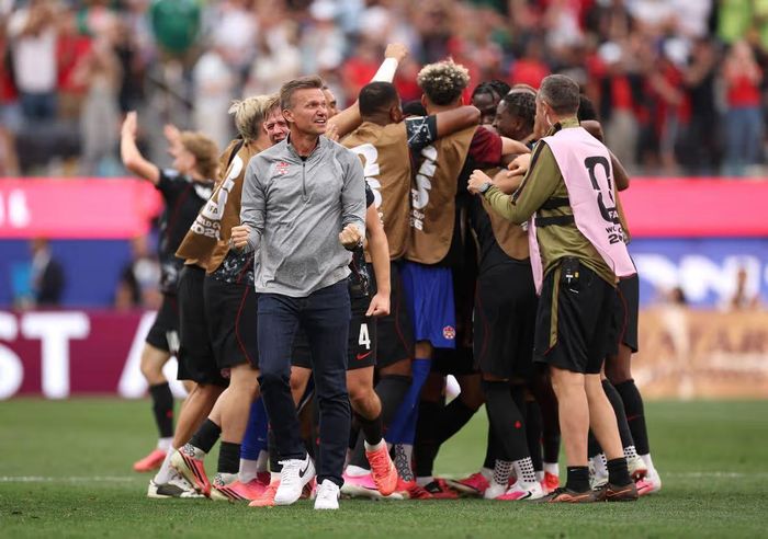  HLV Jesse Marsch của Canada ăn mừng chiến thắng lịch sử tại World Cup 2026. ẢNH: FIFA 