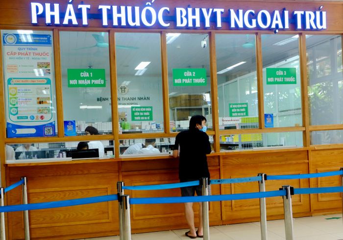  Cử tri đề nghị xem xét mở rộng danh mục chi trả của BHYT. Ảnh minh họa: TT 
