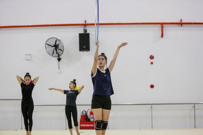  Học chuyên sâu về làm phim, Trân Trần cảm thấy hứng thú và mong muốn kể một câu chuyện thể thao bằng phim truyện điện ảnh để thử thách bản thân và hơn hết là để tri ân thể thao đã mang lại cho cô nhiều thứ trong công việc lẫn cuộc sống. 