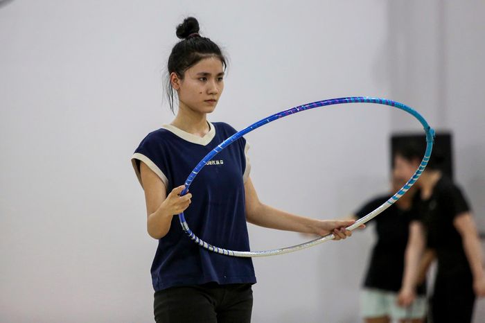  Thông điệp truyền tải của Trân Trần trong bộ phim khắc họa đằng sau đỉnh cao vinh quang và những số liệu thành tích được truyền thông đại chúng phản ánh, cuộc sống của họ chứa đựng những xung đột sâu sắc: từ nỗi đau thể xác do chấn thương đặc thù đến áp lực tâm lý trong việc duy trì vị thế cạnh tranh. 
