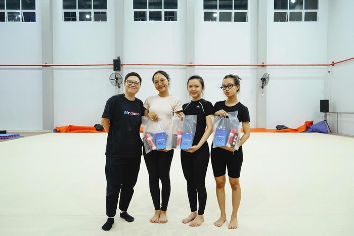  Từ nền tảng quan sát thực tế nhiều năm trong môi trường thể thao chuyên nghiệp, đạo diễn Trân Trần có nhiều cơ hội tiếp cận, ghi nhận những góc khuất biểu hiện sinh động đời sống của các vận động viên. 