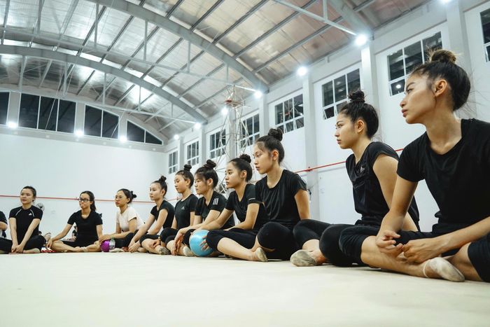  Đội tuyển Thể dục Nghệ thuật TP.HCM và dàn diễn viên trong phim của đạo diễn xuất thân là phóng viên thể thao. 